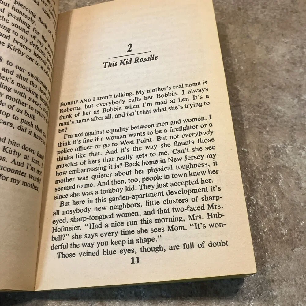 MARLEEN THE HORROR QUEEN Paperback Book LILA PERL 1987‎ Young Adult